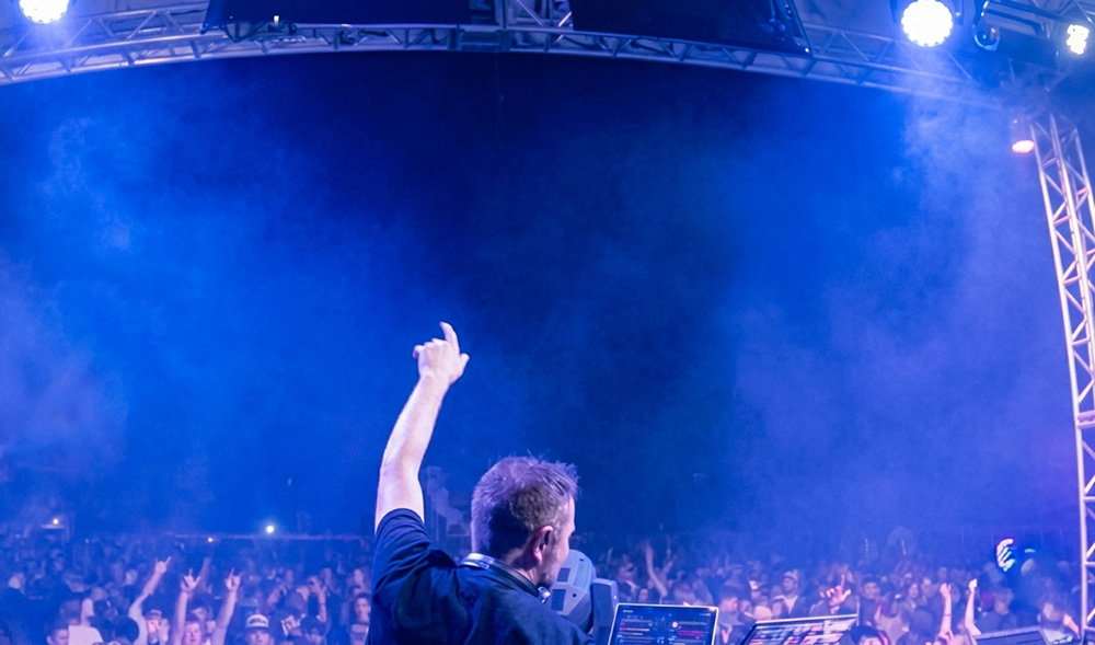 Sandro Peres DJ en Festival Brasil
