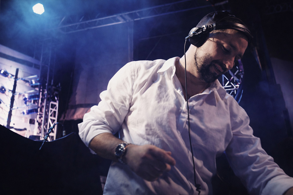 Sandro Peres DJ en Festival Brasil
